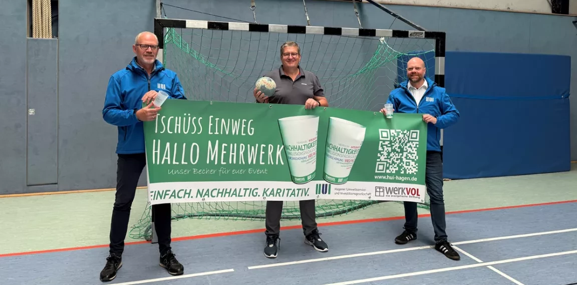 Ralf Herrmann, Uwe Wehner und Thorsten Kohlof präsentieren das MEHRWERK-Banner