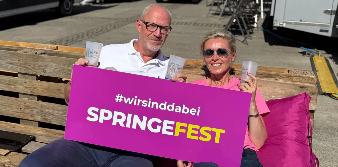 HUI-Betriebsleiter Ralf Herrmann und Kirsten Fischer von der Wirtschaftsentwicklung